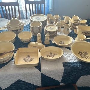 Whole set of pfaltzgraff vintage